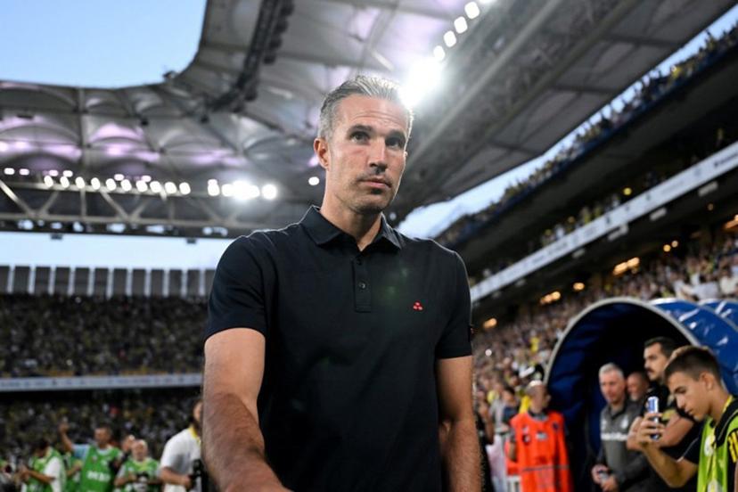 Feyenoord's Dutch head coach Robin Van Persie looks on during the UEFA Champions League 3rd round second leg football match between Fenerbahce (TUR) and Feyenoord (NED) at the Fenerbahçe Sükrü Saracoglu Sport Complex in Istanbul on August 12, 2025.  Ozan KOSE / AFP