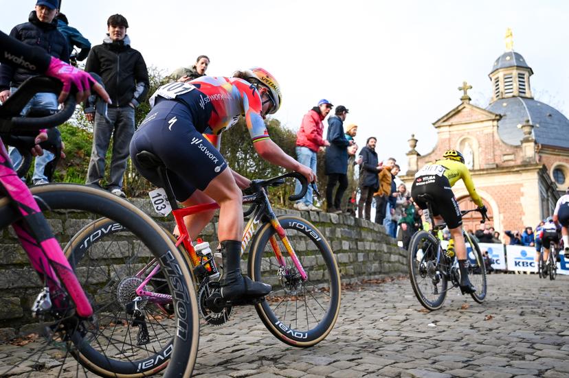 Belgian Lotte Kopecky of SD ,Worx‑ and Protime pictured on the Kapelmuur in Geraardsbergen, during the women's one-day cycling race Omloop Het Nieuwsblad (UCI World Tour), the opening race of the Flemish one-day classics season, 137,6 km from Gent to Ninove, Saturday 28 February 2026. BELGA PHOTO ELIAS ROM