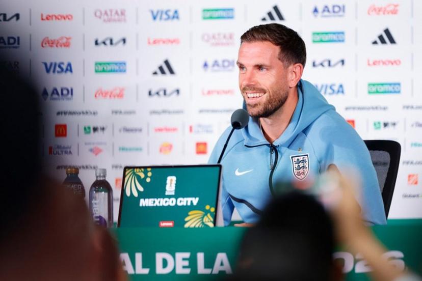 England's midfielder #14 Jordan Henderson gives a press conference at the Mexico City Stadium in Mexico City on July 4, 2026, on the eve of the 2026 World Cup round of 16 football match between Mexico and England.  Rodrigo Oropeza / AFP