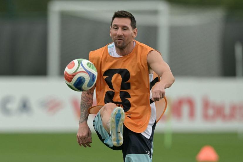 Argentina's forward #10 Lionel Messi controls a ball as he takes part in an MD-1 training session at the Compass Minerals National Performance Center in Kansas City on June 26, 2026, on the eve of the 2026 World Cup Group J football match between Jordan and Argentina.   JUAN MABROMATA / AFP