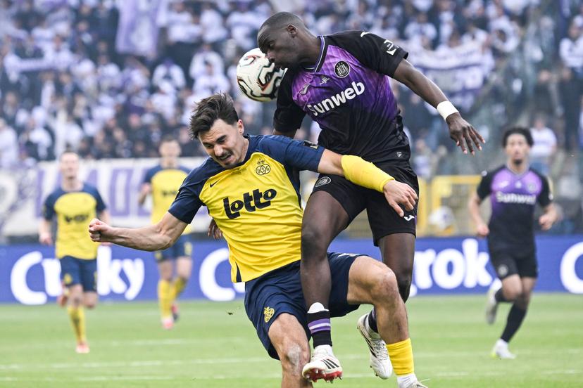 Union's Mateo Biondic and Anderlecht's Moussa Diarra pictured in action during a soccer game between Royale Union Saint-Gilloise and RSC Anderlecht, Thursday 14 May 2026 in Brussels, the final of the 'Croky Cup' Belgian soccer cup. BELGA PHOTO TOM GOYVAERTS