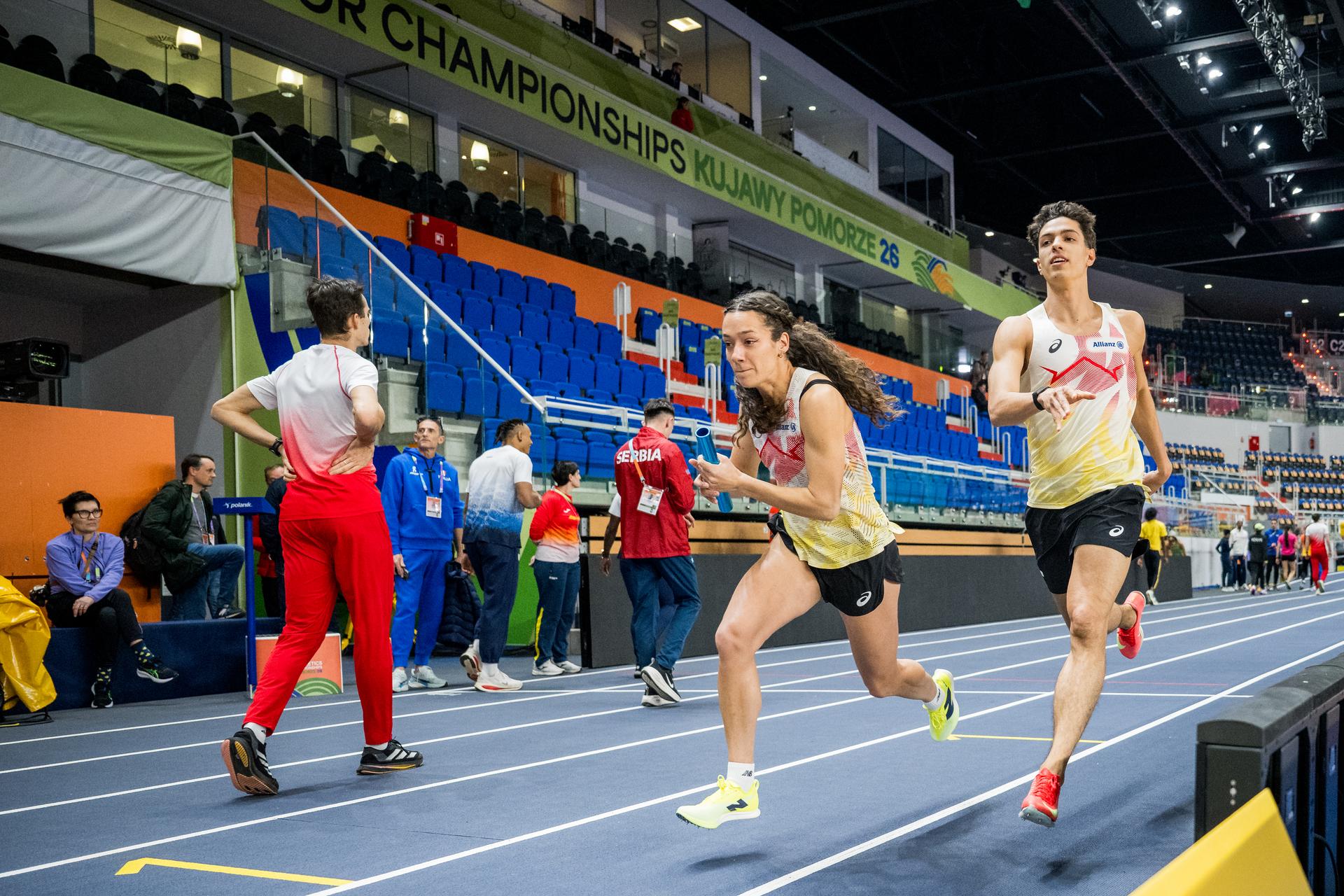 Belgian athlete Ilana Hanssens and Belgian Jonathan Sacoor pictured in action during a training session in preparation of the World Athletics Indoor Championship in Torun, Poland on Thursday 19 March 2026. The championships take place from 20 to 22 March. BELGA PHOTO JASPER JACOBS