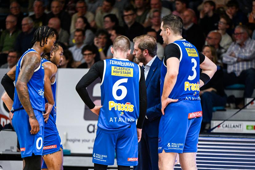 Aalst's head coach Olivier Foucart pictured during a basketball match between Kangoeroes Basket Mechelen and Okapi Aalst, Saturday 04 April 2026 in Mechelen, on day 27 (out of 34) of the 2025-2026 'BNXT League' Belgian/ Dutch first division basket championship. BELGA PHOTO TOM GOYVAERTS
