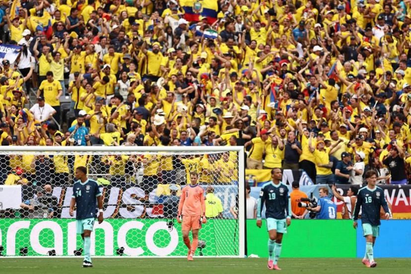 Germany's goalkeeper #01 Manuel Neuer reacts after concedind Ecuador's second goal scored by Ecuador's midfielder #19 Gonzalo Plata (unseen) during the 2026 World Cup Group E football match between Ecuador and Germany at the New York/New Jersey Stadium in East Rutherford on June 25, 2026.  CHARLY TRIBALLEAU / AFP
