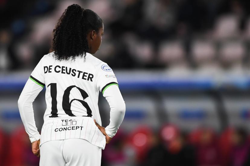 OHL Women's Kadhiya De Ceuster looks dejected after losing a soccer match between Oud-Heverlee Leuven Women and English Arsenal, Wednesday 11 February 2026 in Heverlee, in the Knockout Play-offs (1st leg) phase of the UEFA Women's Champions League competition. BELGA PHOTO JILL DELSAUX