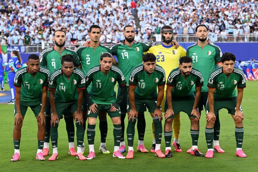 Algeria's players pose for a picture ahead of the 2026 World Cup Group J football match between Argentina and Algeria at the Kansas City Stadium in Kansas City on June 16, 2026.   ROBERTO SCHMIDT / AFP