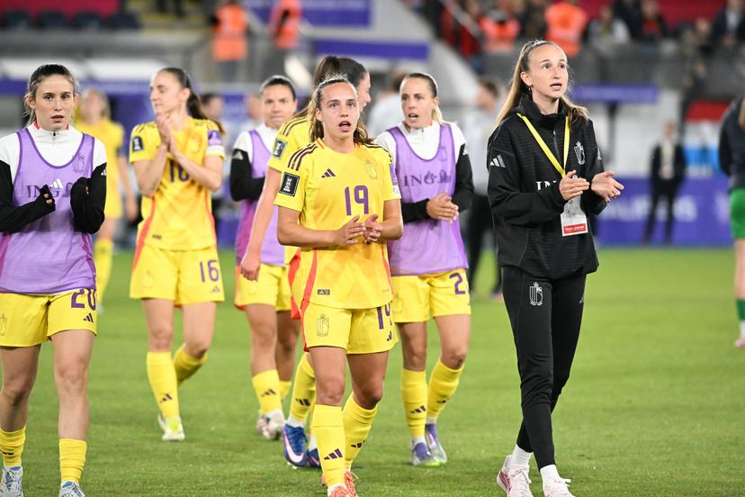 Belgium's players greet the public after a soccer game between Belgium's national women's team the Red Flames and Luxembourg, on Friday 05 June 2026 in Leuven, in the fifth of six games of the qualifiers for the 2027 FIFA Women's World Cup. BELGA PHOTO JILL DELSAUX