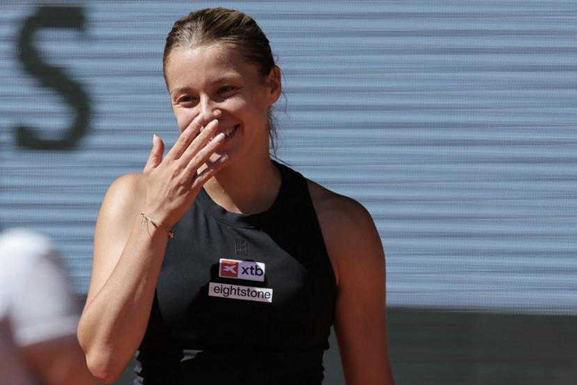 Poland's Maja Chwalinska celebrates after winning against France's Diane Parry at the end of their women's singles match on day 9 of the French Open tennis tournament on Court Philippe-Chatrier at the Roland-Garros Complex in Paris on June 1, 2026.  Thomas SAMSON / AFP