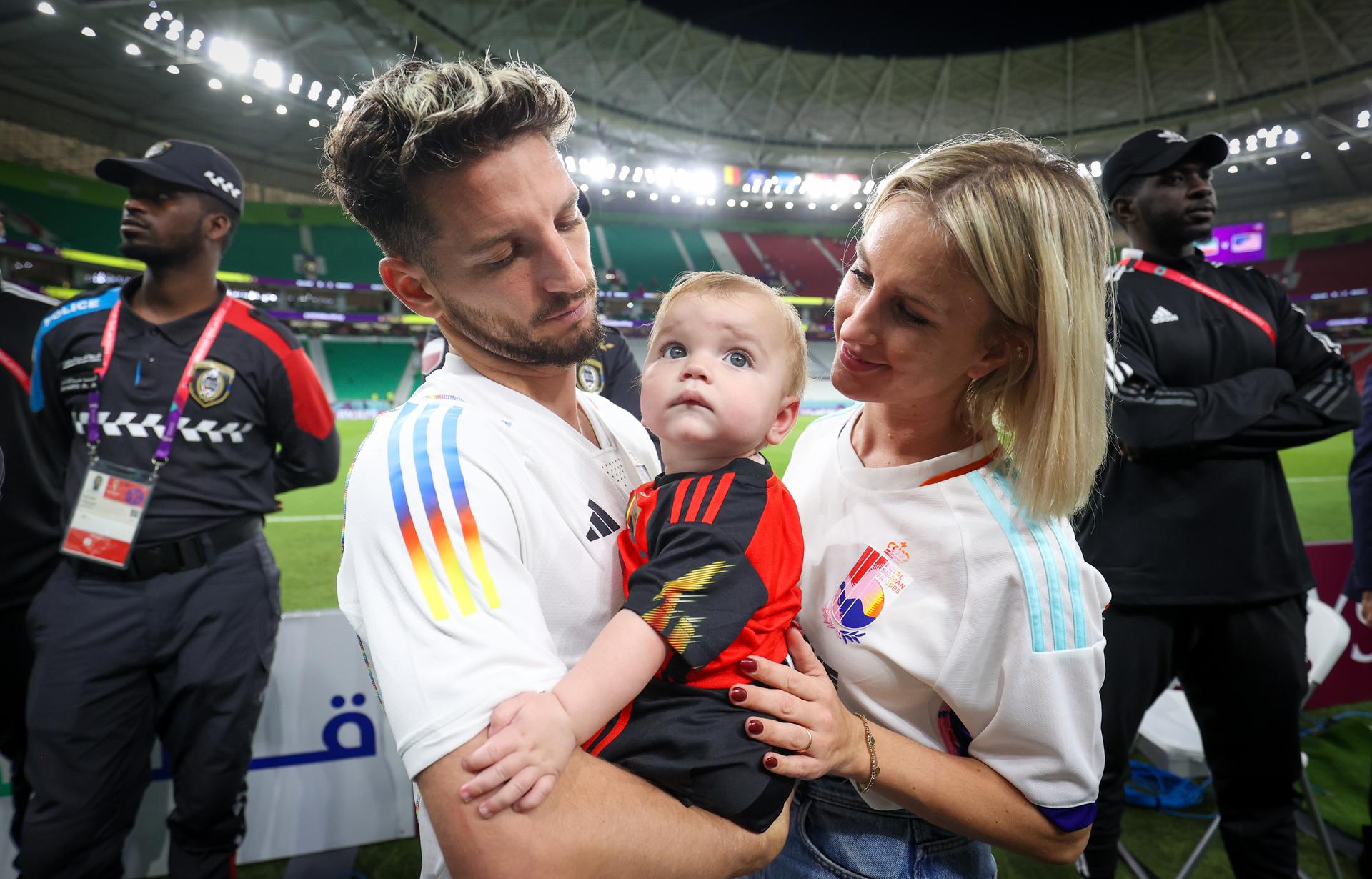 Belgium's Dries Mertens and Mertens' wife Katrin Kerkhofs and son Ciro pictured after a soccer game between Belgium's national team the Red Devils and Morocco, in Group F of the FIFA 2022 World Cup in Al Thumama Stadium, Doha, State of Qatar on Sunday 27 November 2022. BELGA PHOTO VIRGINIE LEFOUR