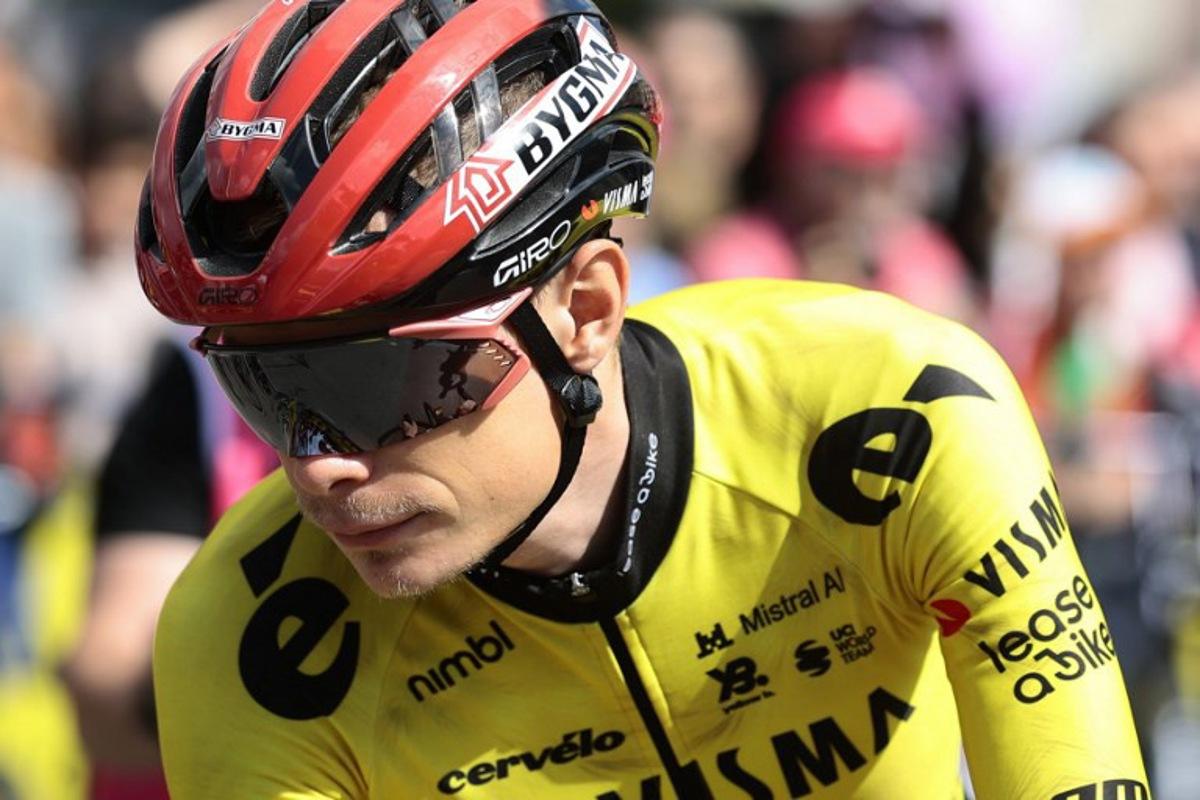 Team Visma Lease a Bike Danish rider Jonas Vingegaard arrives at the presentation prior the 7th stage of the Giro d'Italia 2026 - Tour of Italy cycling race between Formia and Blockhaus, Italy, on May 15, 2026. Luca Bettini / AFP