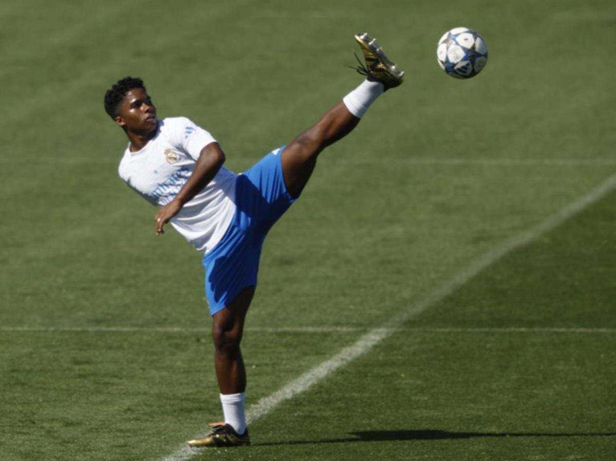 Real Madrid's Brazilian forward #09 Endrick kicks the ball during a training on the eve of the UEFA Champions League first round day 1 football match between Real Madrid CF and Olympique de Marseille at the Real Madrid Sports City in Valdebebas, in the outskirts of Madrid on September 15, 2025. Pierre-Philippe MARCOU / AFP