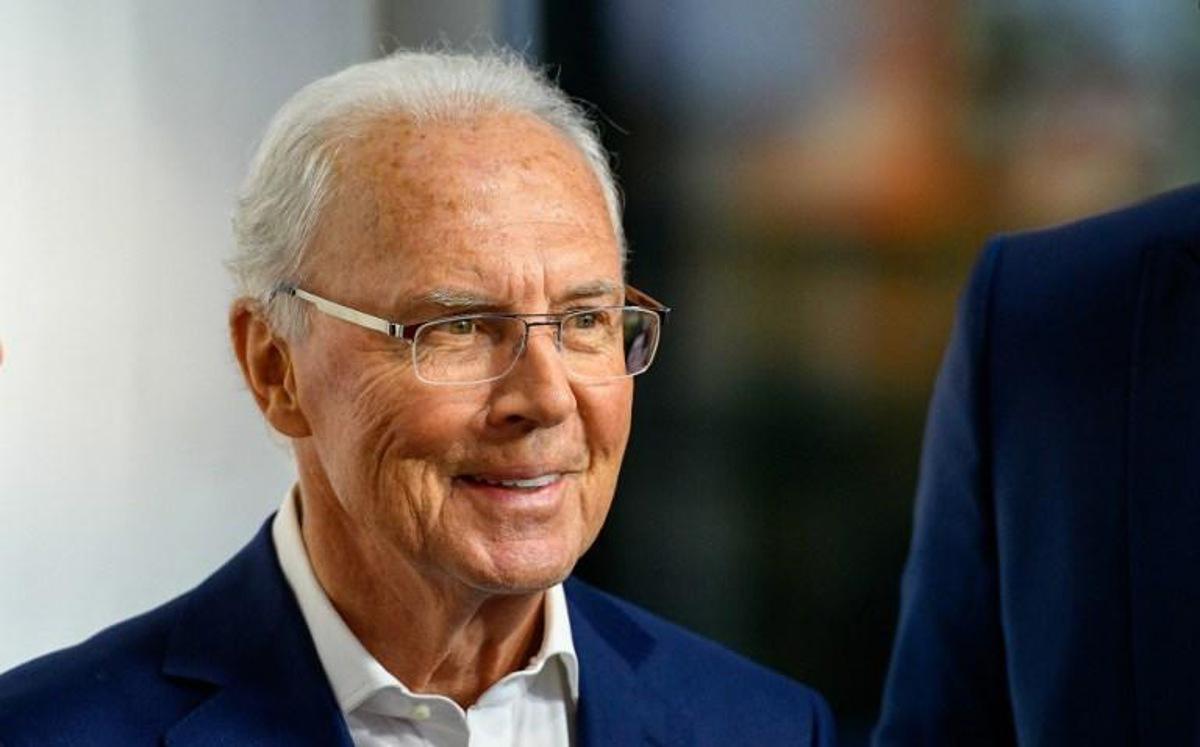 Former German player Franz Beckenbauer arrives for the opening gala for the Hall of Fame of German Football at the German Football Museum in Dortmund on April 1, 2019. SASCHA SCHUERMANN / AFP