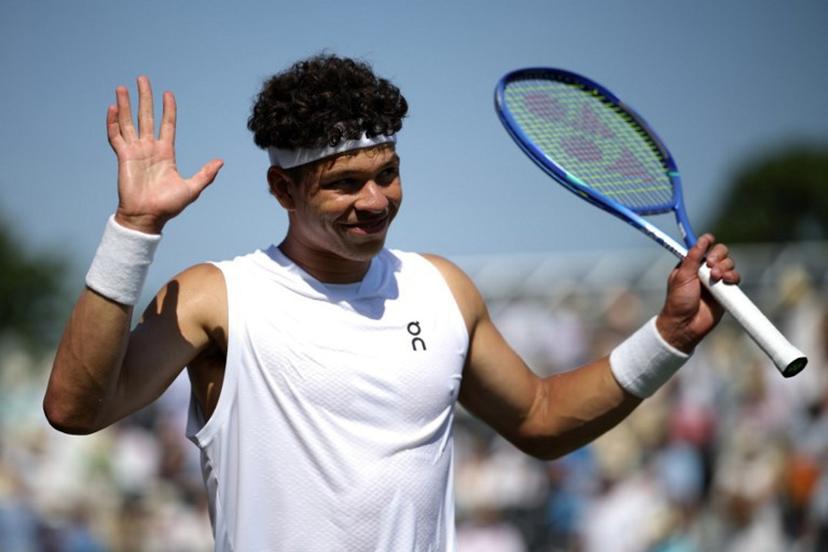 US player Ben Shelton celebrates winning against Norway's Casper Ruud after their men's singles match on day 3 of the Giorgio Armani Tennis Classic tournament at the Hurlingham Club in London on June 25, 2026. Henry NICHOLLS / AFP