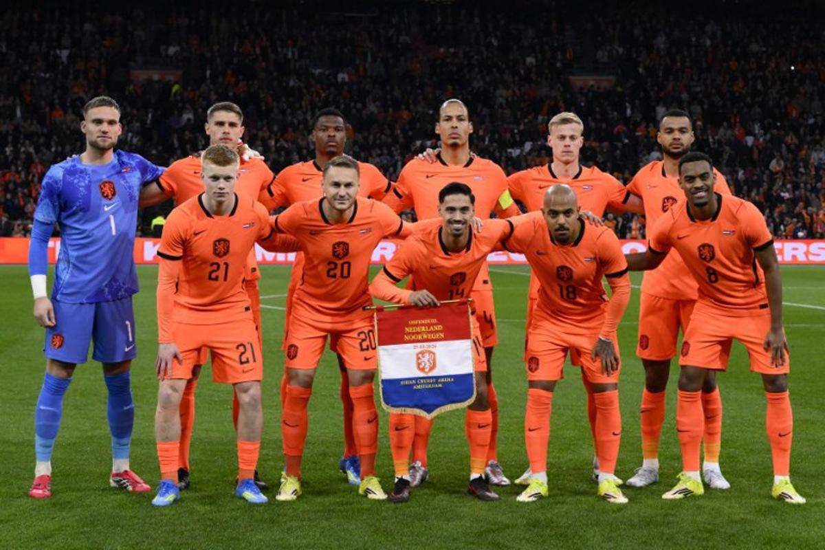 Netherlands' players pose for a team picture before the start of the friendly football match between the Netherlands and Norway at the Johan Cruijff Arena in Amsterdam on March 27, 2026. JOHN THYS / AFP