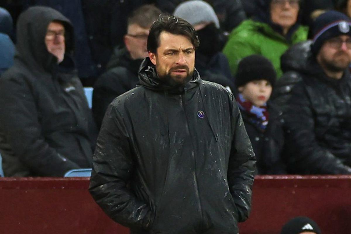 Southampton's Scottish head coach Russell Martin looks on during the English Premier League football match between Aston Villa and Southampton at Villa Park in Birmingham, central England on December 7, 2024. Adrian Dennis / AFP
