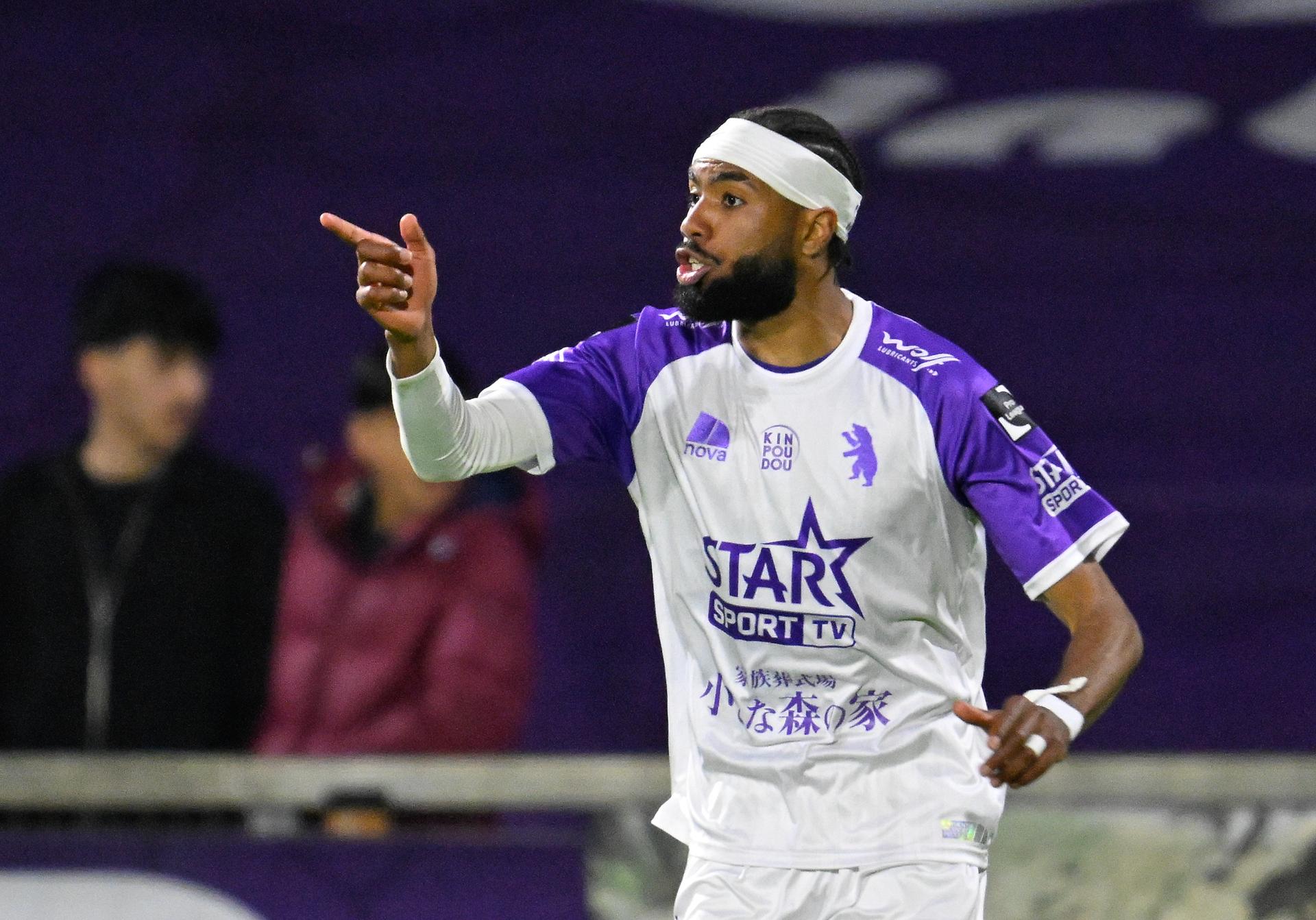 Beerschot's Severin Guendouz celebrates after scoring during a soccer game between Patro Eisden Maasmechelen and Beerschot VA, Thursday 23 April 2026 in Maasmechelen, on the first leg of the Semi-Finals of the Promotion Play-Offs of the 2025-2026 'Challenger Pro League' 1B second division of the Belgian championship. BELGA PHOTO JOHN THYS