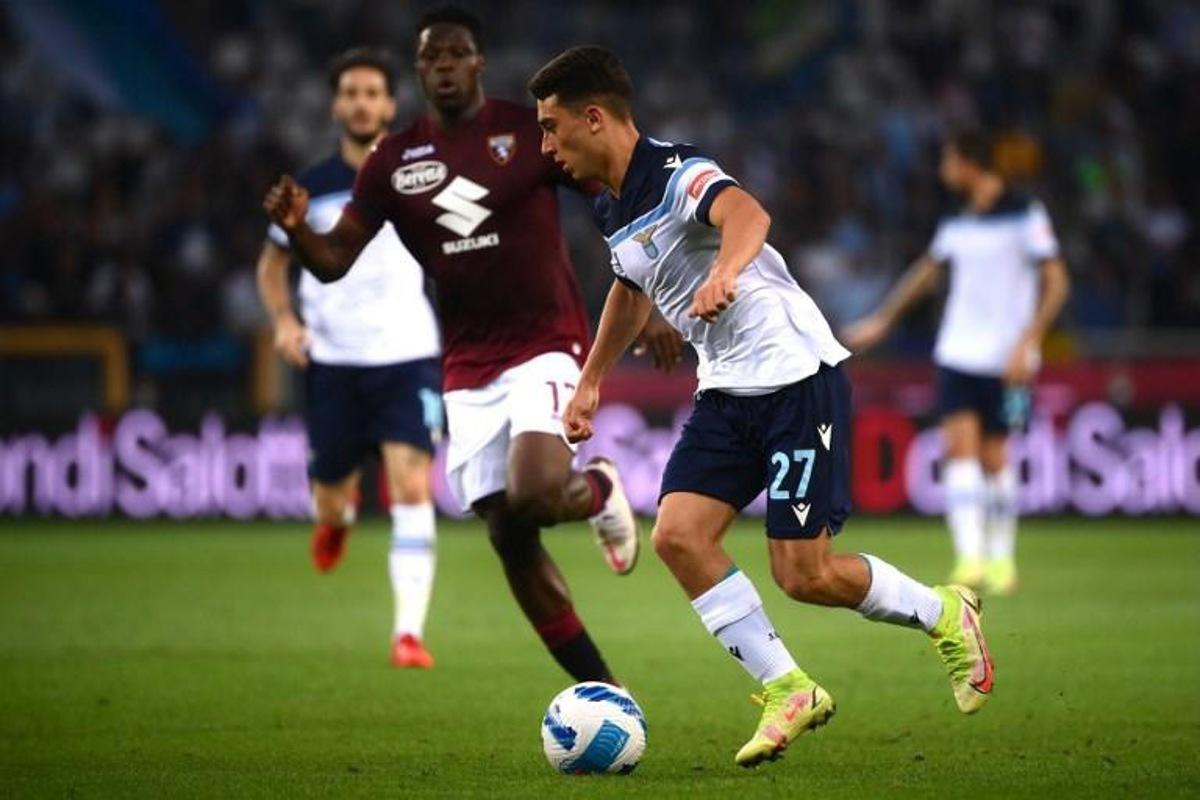 Lazio's midfielder Raul Moro from Spain controls the ball during the Italian Serie A football match Torino vs Lazio on September 23, 2021 at Grande Torino stadium in Turin. MARCO BERTORELLO / AFP
