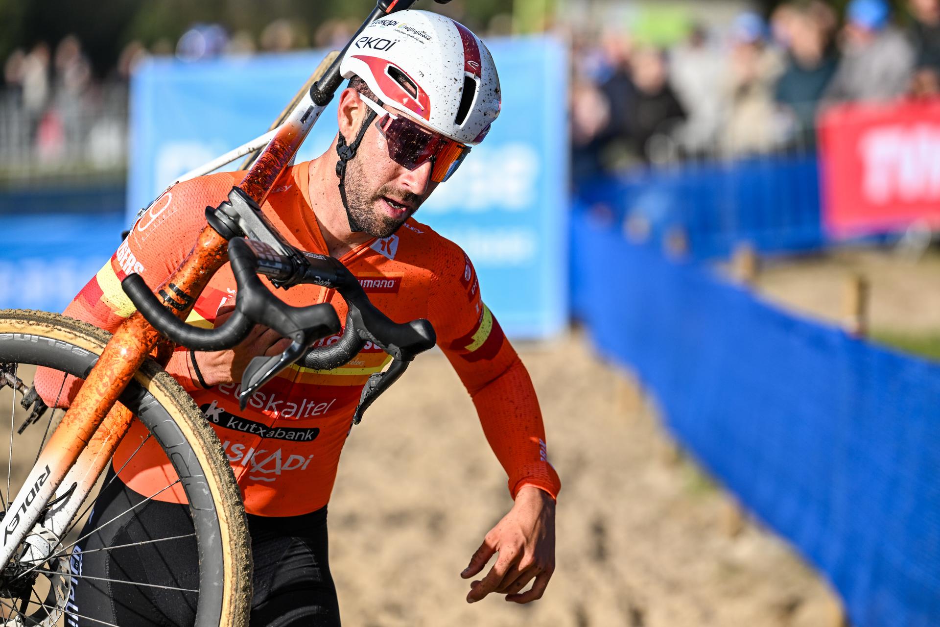 Spain's Felipe Orts pictured in action during the men's elite race of the 'HG Cross Heerde' cyclocross cycling event, race 3/7 of the 'HG Cross' competition, on Saturday 24 October 2026 in Heerde, Netherlands. BELGA PHOTO DAVID PINTENS
