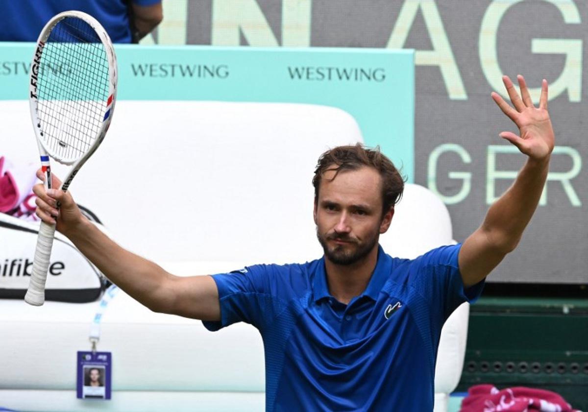 Russia's Daniil Medvedev celebrates after the men's singles semi-final match against Germany's Alexander Zverev (not in picture) at the Halle Open ATP tennis tournament in Halle, western Germany, on June 21, 2025. CARMEN JASPERSEN / AFP