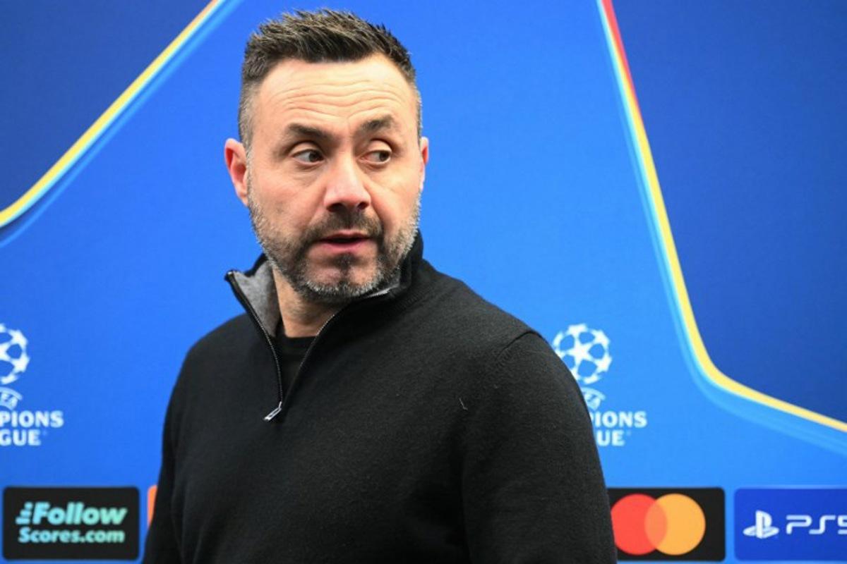 Marseille's Italian head coach Roberto De Zerbi arrives to address a press conference after the UEFA Champions League, league phase day 8, football match between Club Brugge KV and Olympique de Marseille, at the Jan Breydel Stadium in Bruges on January 28, 2026. NICOLAS TUCAT / AFP