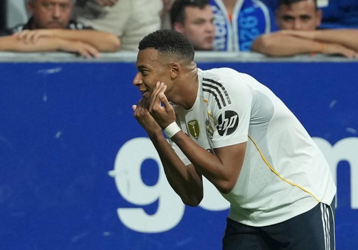 Real Madrid's French forward #10 Kylian Mbappe celebrates after scoring his team's first goal during the Spanish league football match between Real Oviedo and Real Madrid CF at Carlos Tartiere Stadium in Oviedo on August 24, 2025. Cesar MANSO / AFP