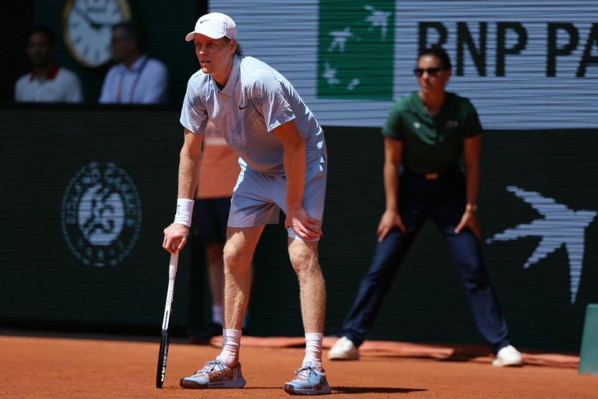 Italy's Jannik Sinner reacts during his men's singles match against Argentina's Juan Manuel Cerundolo on day 5 of the French Open tennis tournament on Court Philippe-Chatrier at the Roland-Garros Complex in Paris on May 28, 2026. Alain JOCARD / AFP