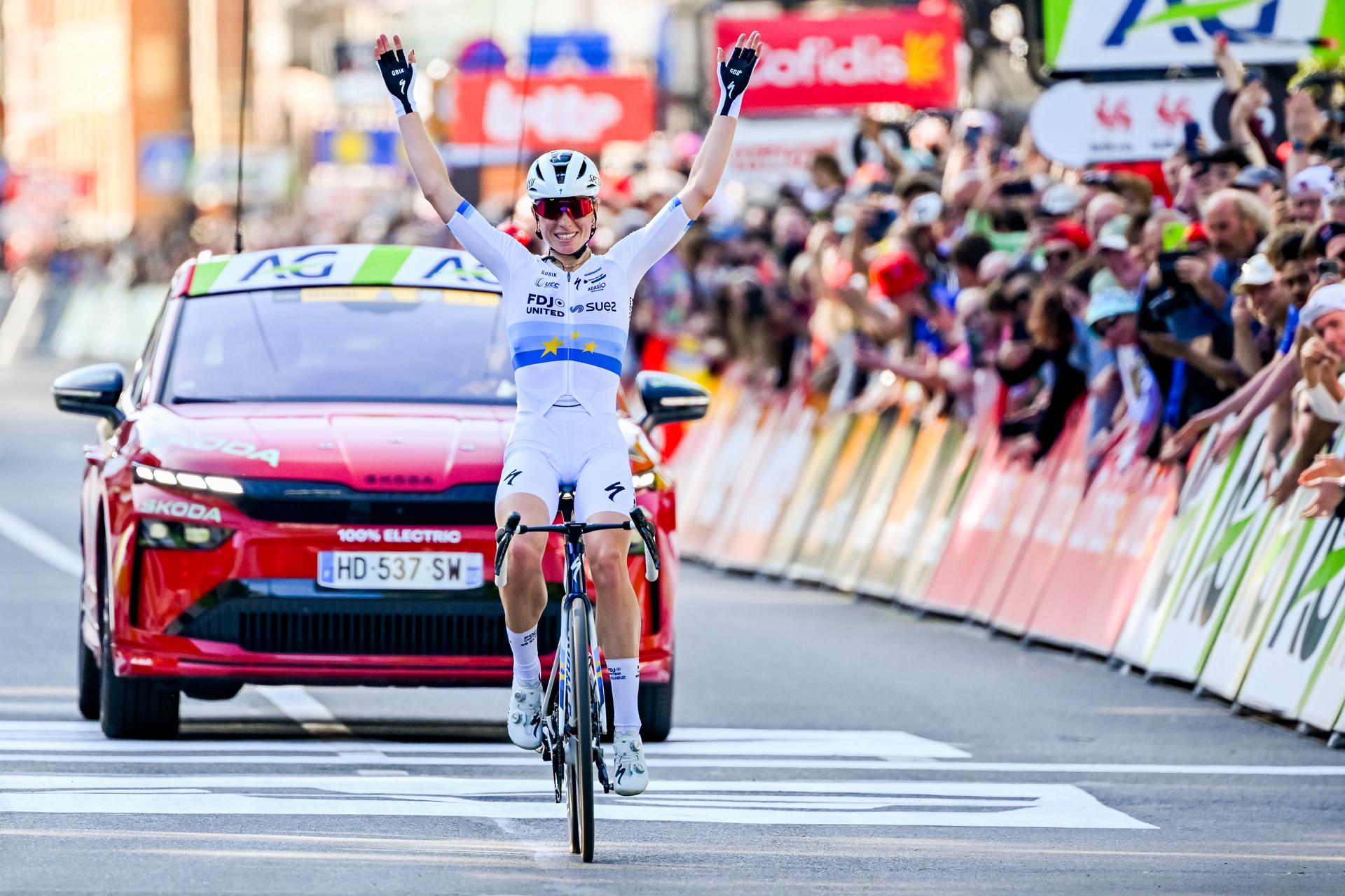 Dutch Demi Vollering of FDJ United-SUEZ celebrates as she crosses the finish line at the women elite race of the Liege-Bastogne-Liege UCI World Tour one day cycling race, 156km from Bastogne to Liege, Sunday 26 April 2026. BELGA PHOTO ERIC LALMAND