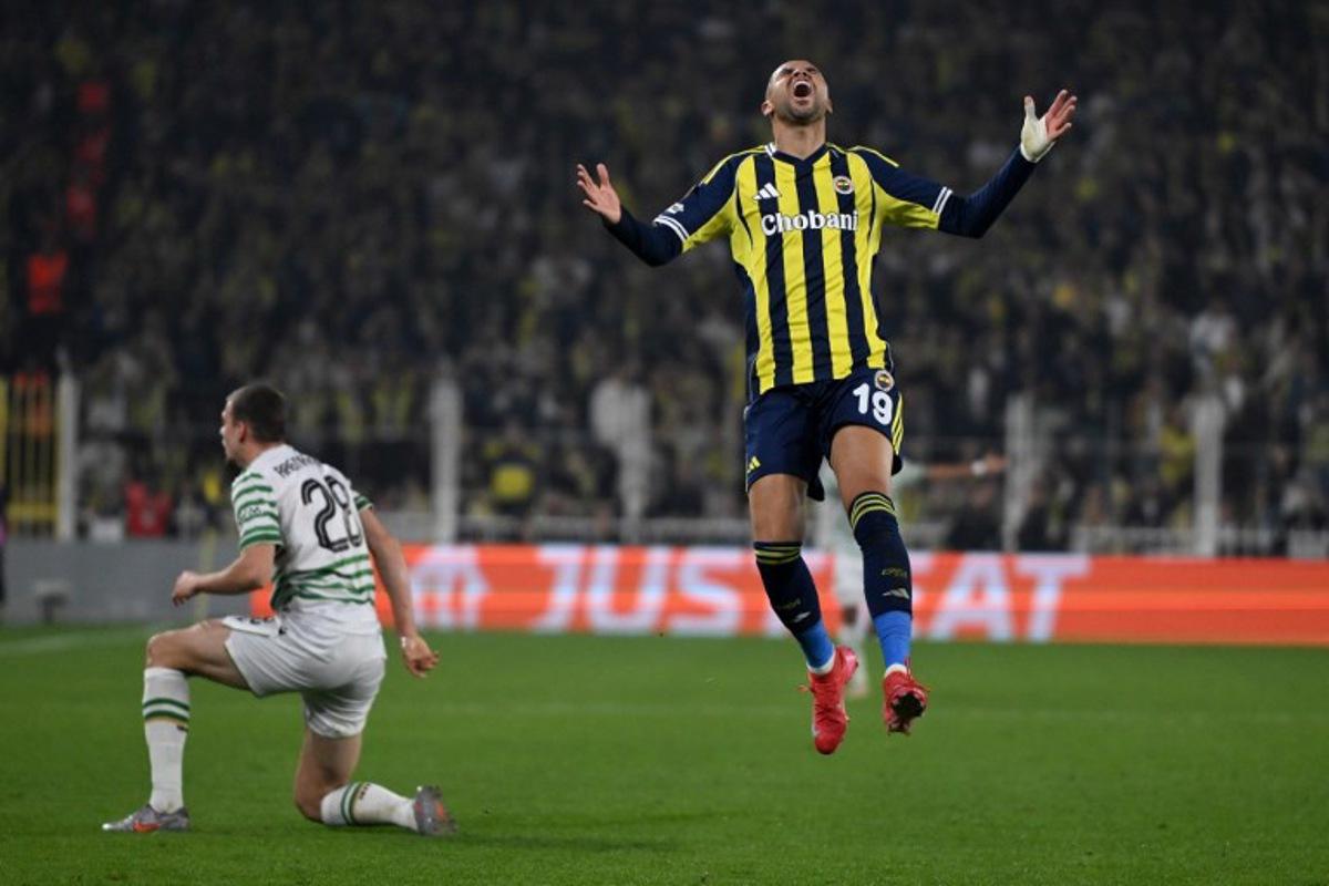 Fenerbahce's Moroccan forward #19 Youssef En-Nesyri reacts during the UEFA Europa League 5 round day football match between Ferencvarosi TC and Fenerbahce at the Chobani Stadium in Istanbul, on November 27, 2025. Yasin AKGUL / AFP