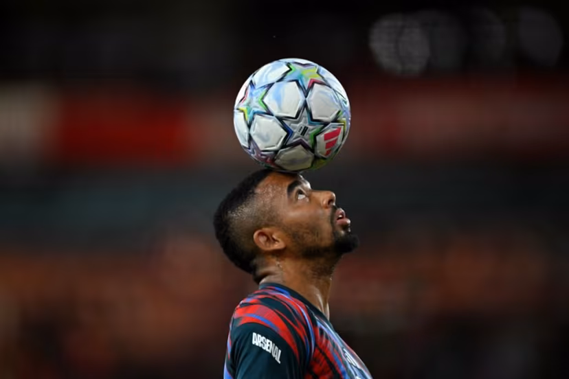 Arsenal's Brazilian striker #09 Gabriel Jesus warms up ahead of the pre season football match between Arsenal and Como 1907 at the Emirates Stadium in London on August 12, 2026. Glyn KIRK / AFP
