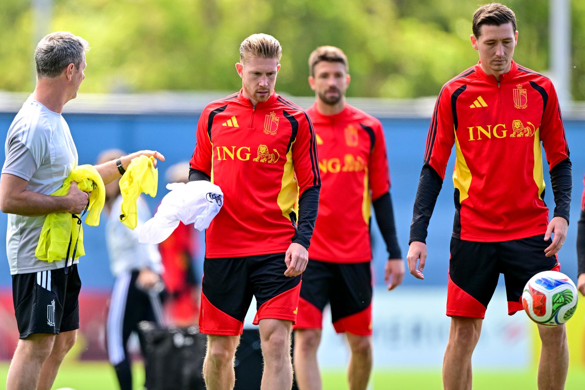 Belgium's Kevin De Bruyne, Belgium's Brandon Mechele and Belgium's Hans Vanaken pictured during a training session of Belgian national soccer team Red Devils in their base camp, home of the Seattle Sounders, Renton, Seattle, USA, on Wednesday 10 June 2026. The Red Devils prepare for the 2026 FIFA World Cup. BELGA PHOTO DIRK WAEM