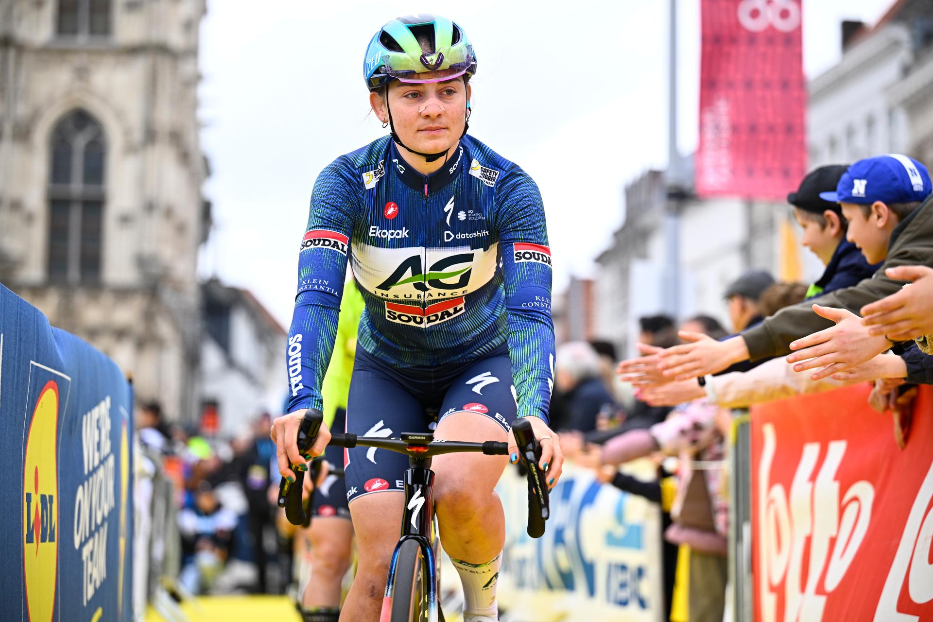 Belgian Shari Bossuyt of AG Insurance-Soudal Team pictured at the start of the women's race of the 'Ronde van Vlaanderen/ Tour des Flandres/ Tour of Flanders' UCI WorldTour one day cycling race, 164,1 km with start and finish in Oudenaarde, Sunday 05 April 2026. BELGA PHOTO JASPER JACOBS