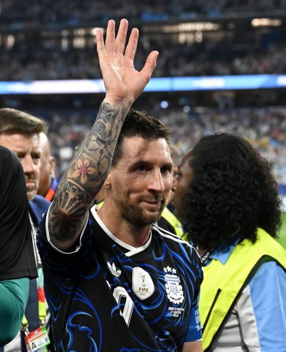 Argentina's forward #10 Lionel Messi waves to fans after winning the 2026 World Cup Group J football match between Jordan and Argentina at the Dallas Stadium in Arlington on June 27, 2026. Paul ELLIS / AFP