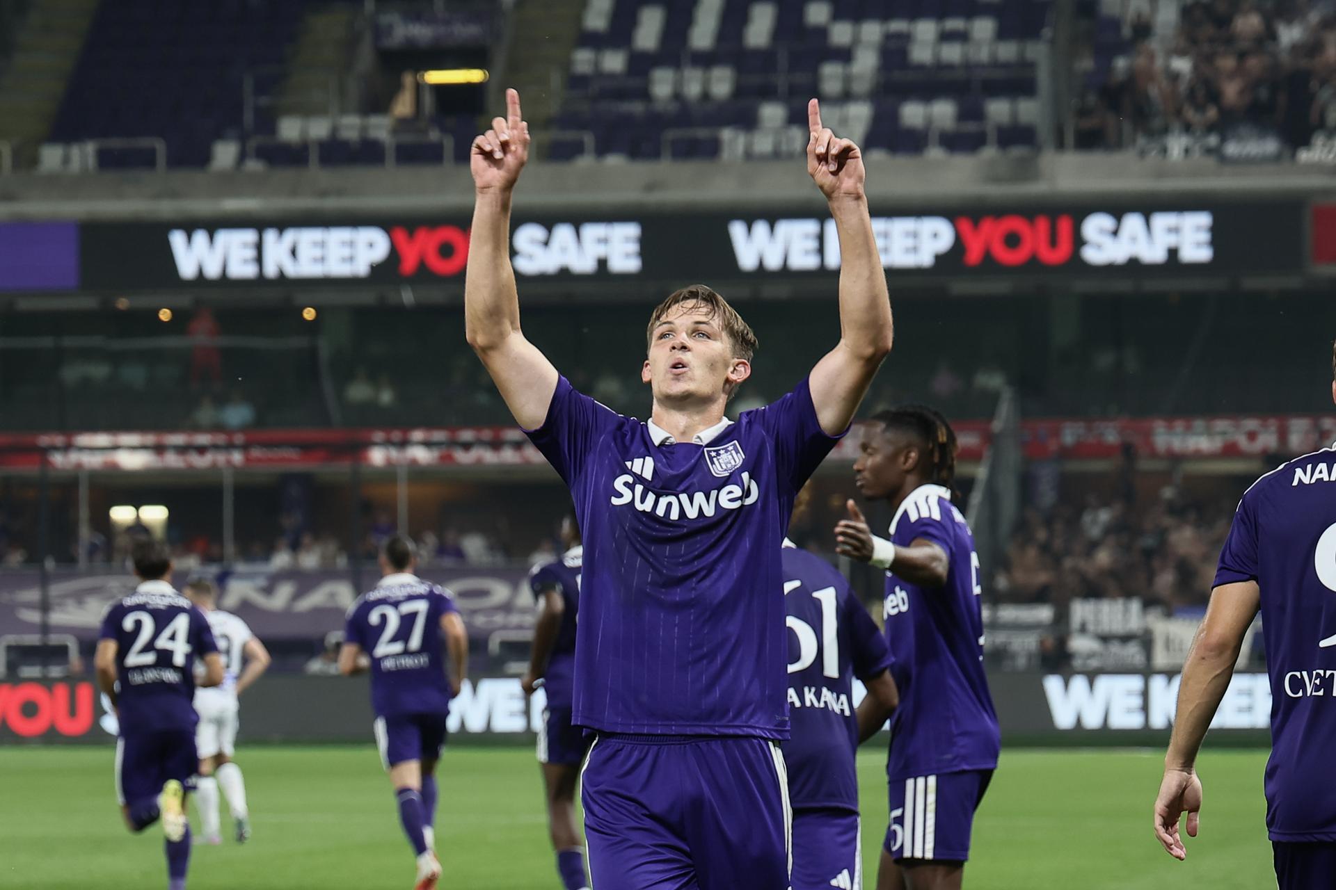 Anderlecht's Danylo Sikan celebrates after winning a game between Belgian RSC Anderlecht and Greek club PAOK , in Anderlecht, Brussels, Belgium, on Thursday 13 August 2026, a return leg game in the third qualifying round of the UEFA Europa League competition. RSCA won 0-1 the first leg. BELGA PHOTO BRUNO FAHY