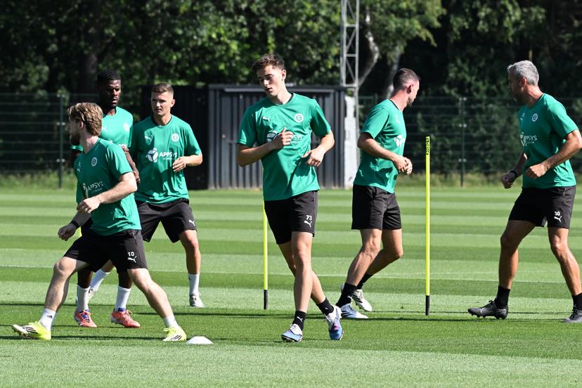 Lommel's players pictured during a training session of Belgian first division soccer team Lommel SK, on Friday 26 June 2026 in Lommel, in preparation of the upcoming 2026-2027 Belgian first division soccer season. BELGA PHOTO JILL DELSAUX