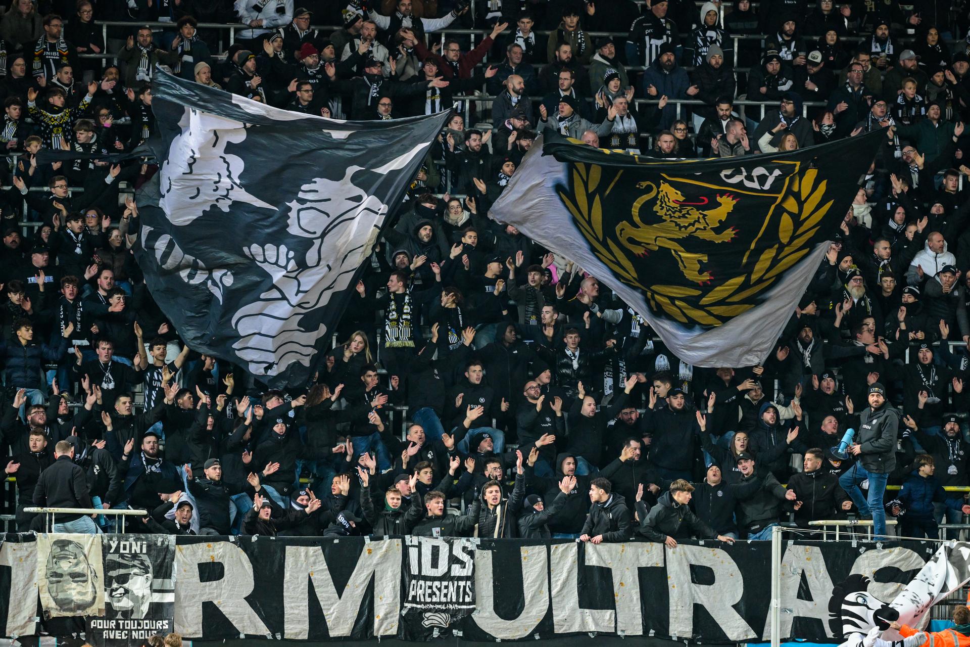 Charleroi's supporters pictured during a soccer match between Sporting Charleroi and Royale Union Saint-Gilloise, Sunday 14 December 2025 in Charleroi, on day 18 of the 2025-2026 'Jupiler Pro League' first division of the Belgian championship. BELGA PHOTO DAVID PINTENS