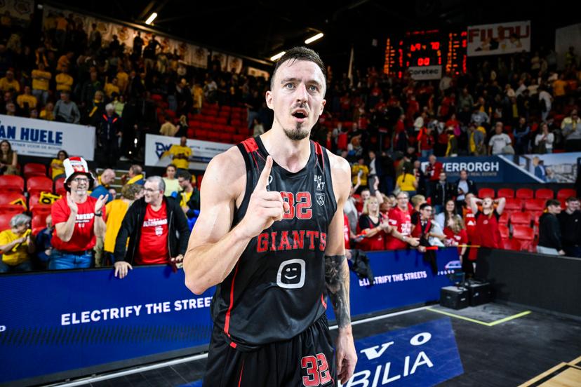 Antwerp's Vincent Kesteloot celebrates after winning a basketball match between BC Oostende and Antwerp Giants, Thursday 11 June 2026, in Oostende, game 4 (out of 5) in the Playoffs final of the 'BNXT League' Belgian/ Dutch first division basket championship. BELGA PHOTO TOM GOYVAERTS