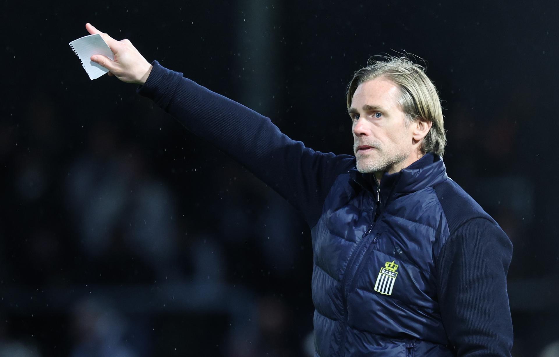 Charleroi's head coach Hans Cornelis gestures during a soccer match between KVC Westerlo and Sporting Charleroi, Sunday 05 April 2026 in Westerlo, on the first day of the Europe Play-offs (PO2) of the 2025-2026 'Jupiler Pro League' first division of the Belgian championship. BELGA PHOTO VIRGINIE LEFOUR
